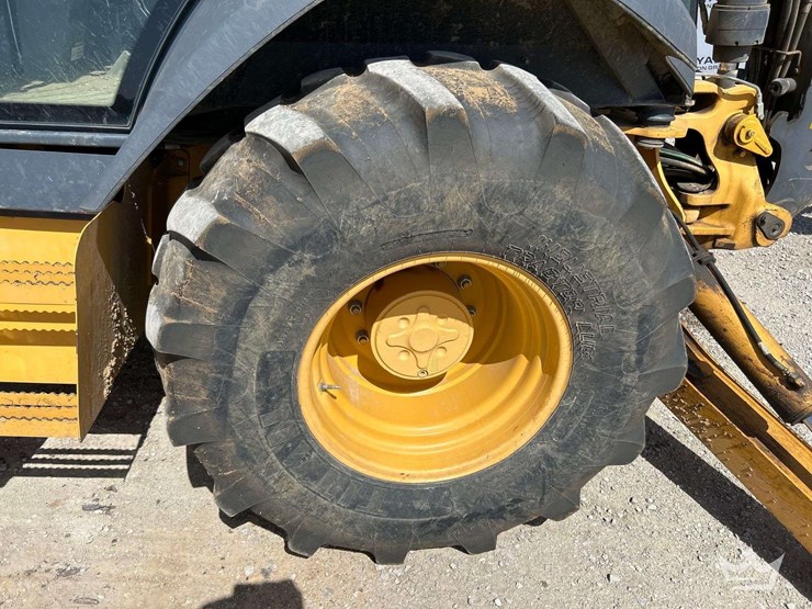 deere-410l-image-38