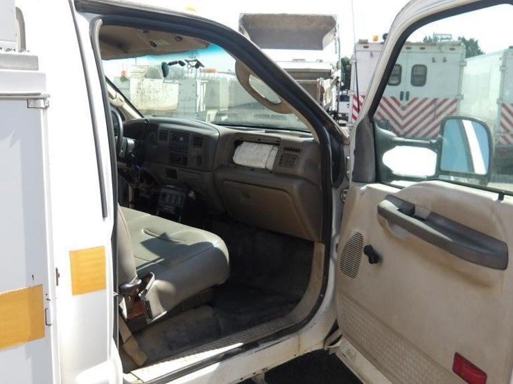 2003-ford-f450-image-17