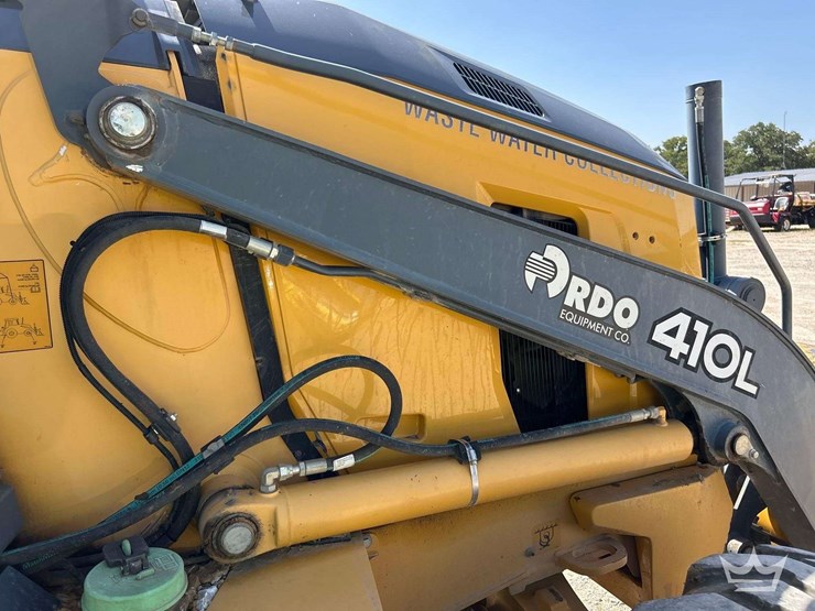 deere-410l-image-36