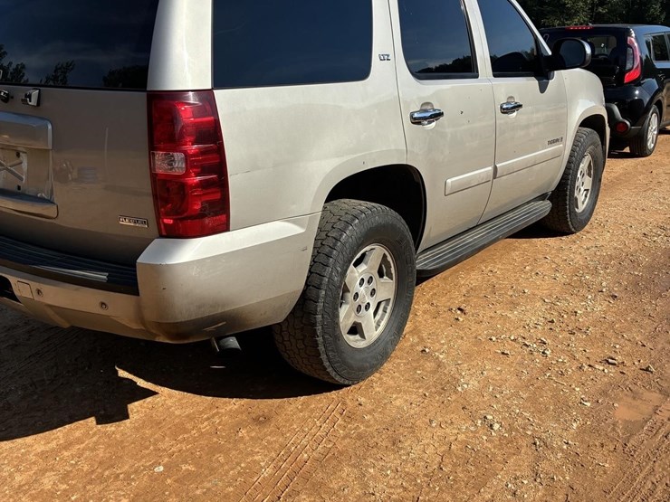 2007-chevrolet-tahoe-ltz-image-4