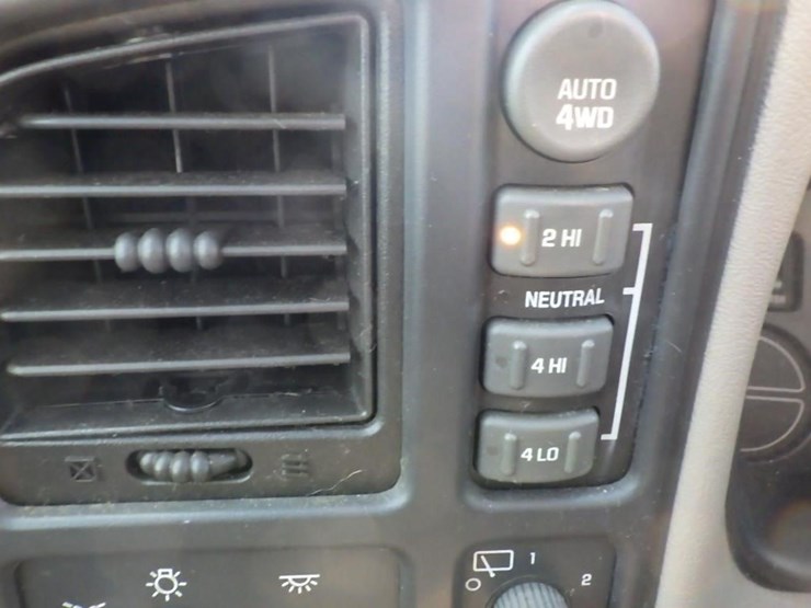 2002-gmc-yukon-xl-image-33