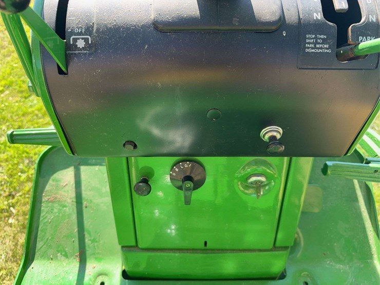 john-deere-2520-image-38