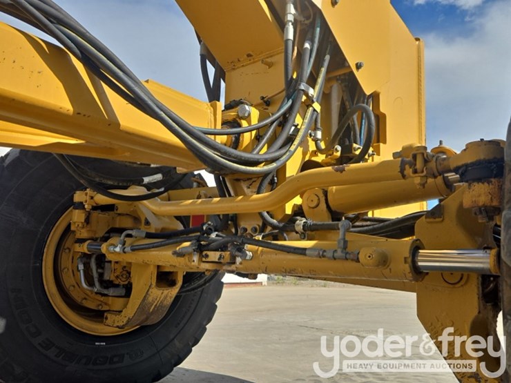 2015-caterpillar-140m3-awd-image-24