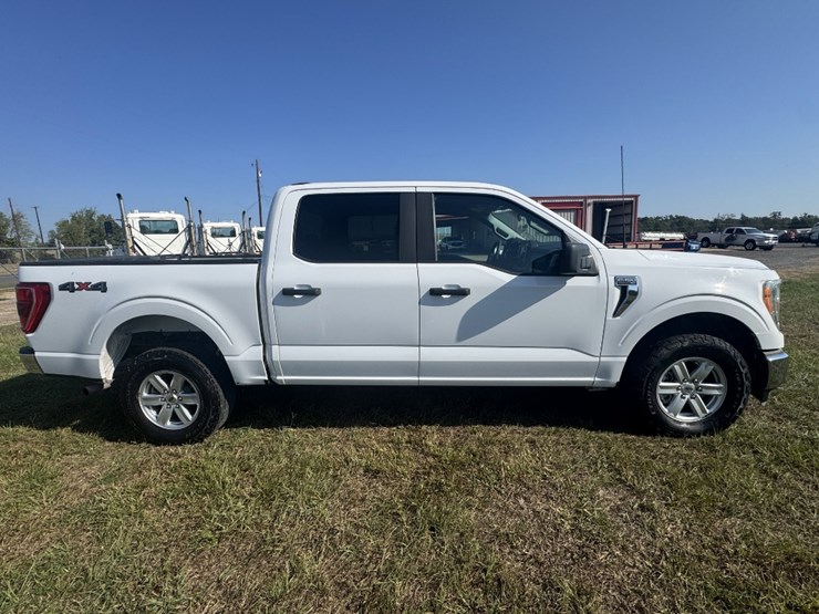 2022-ford-f150-xlt-image-4
