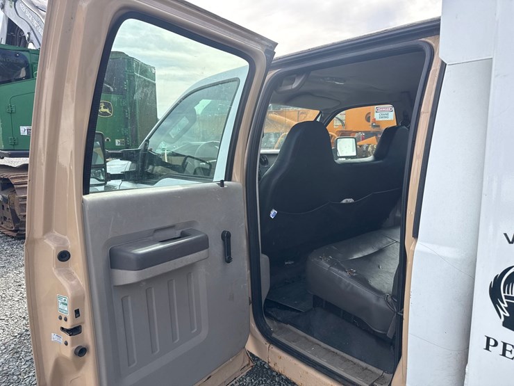 2009-ford-f450-image-43