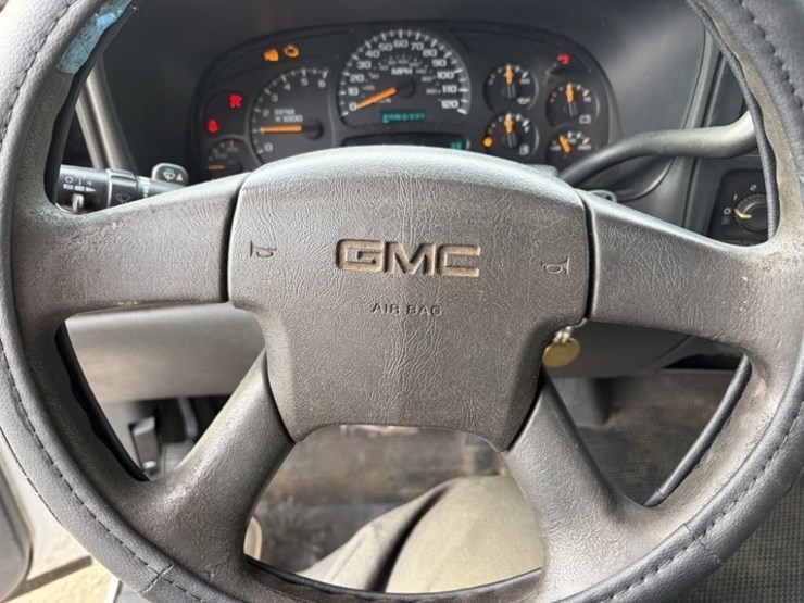 2003-gmc-3500-image-29