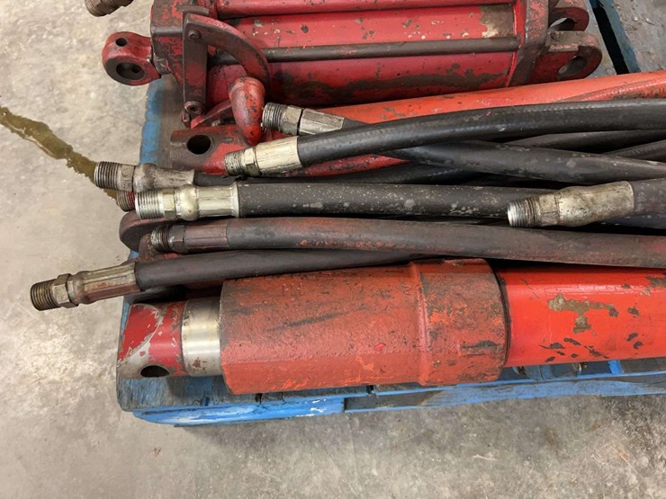 international-harvester-hydraulic-cylinders-and-parts-image-12