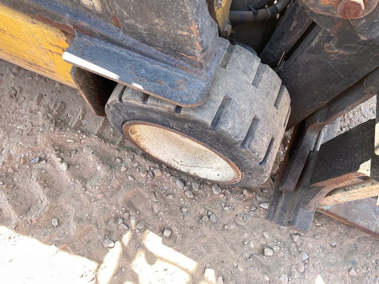 #1056-•-yale-forklift-image-10