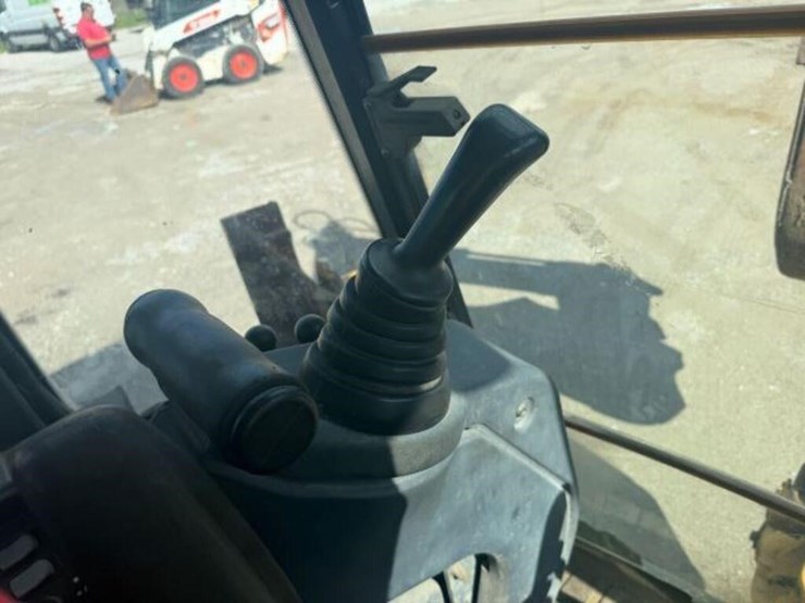 2006-deere-310g-image-18