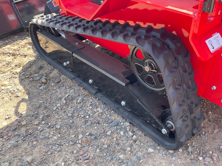 #5501-•-2026-agt-crawler-loader-image-9