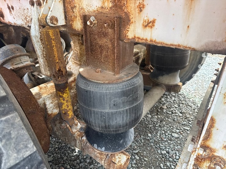 2004-caterpillar-c13-image-55