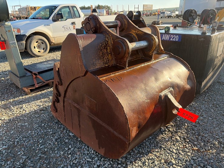 #6726-•-approx.-46"-excavator-bucket-image-2