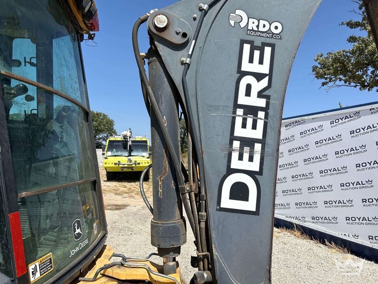 deere-410l-image-27