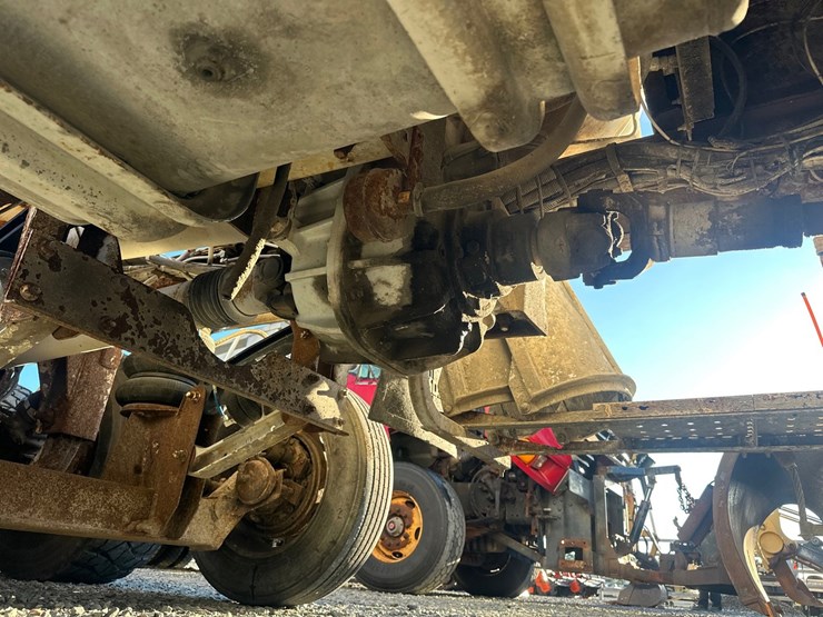 2004-caterpillar-c13-image-102