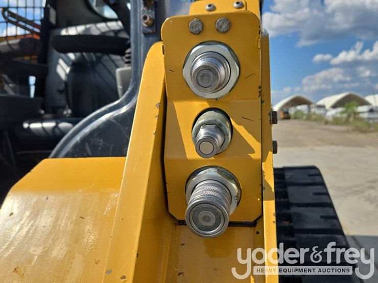 2023-caterpillar-259d3-image-22