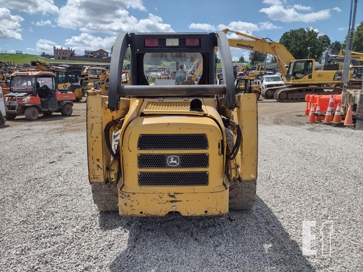 2002-deere-250-image-4