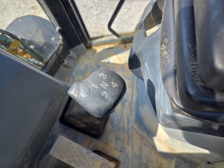 caterpillar-420e-image-47
