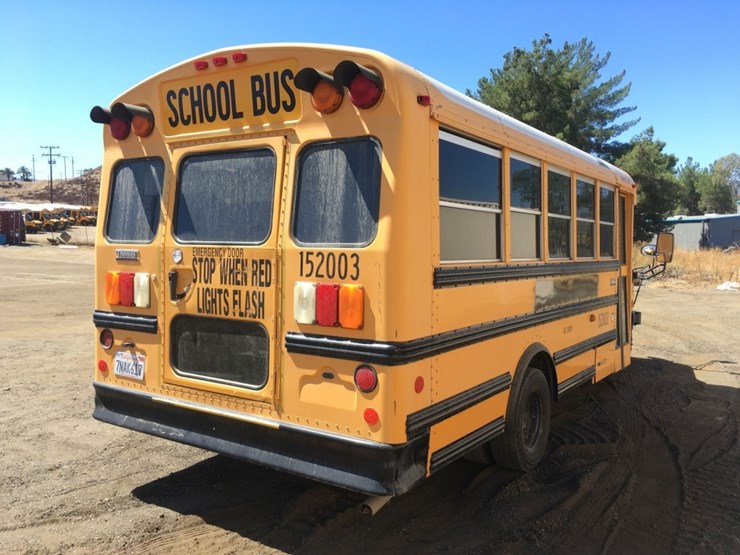 2015-ford-e450-image-3