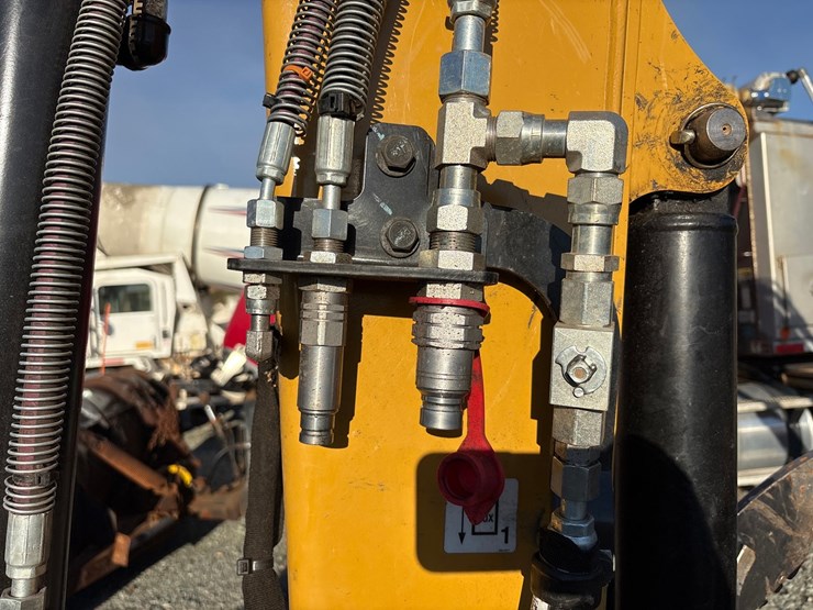 2020-caterpillar-306cr-image-32