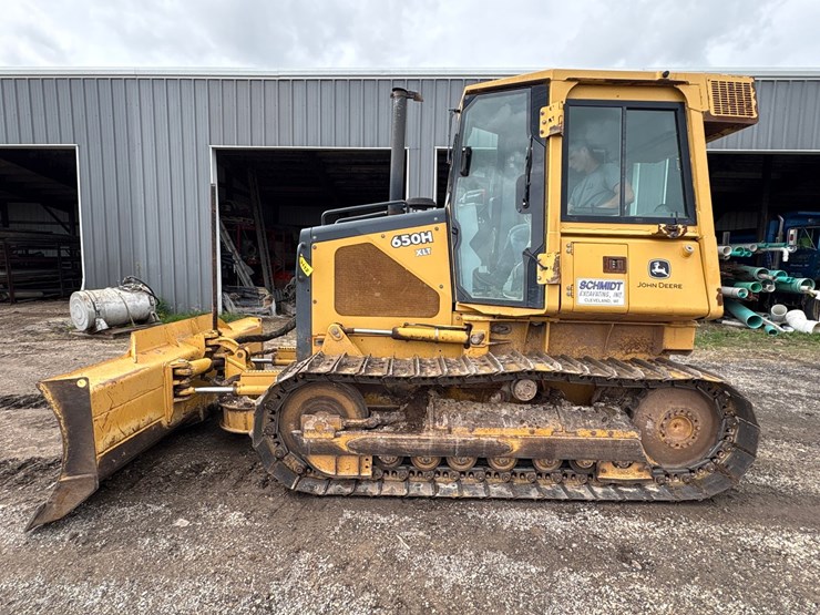 2004-deere-650h-xlt-image-2