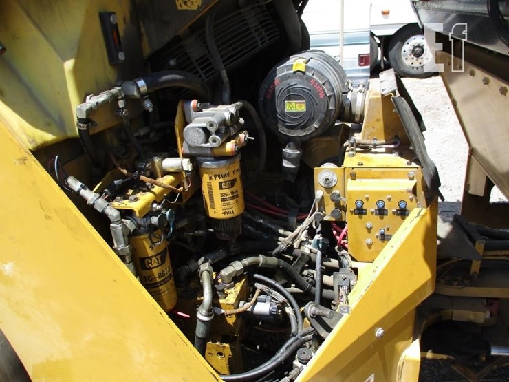 2012-caterpillar-cb54-image-5