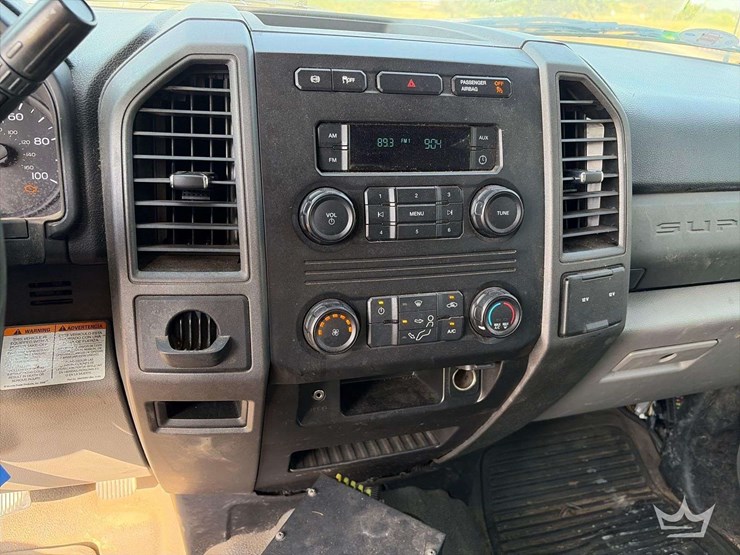 2017-ford-f550-image-26