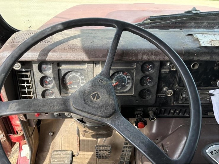 1987-international-s2500-image-9