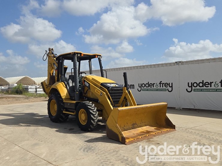 2019-caterpillar-420f2-image-7