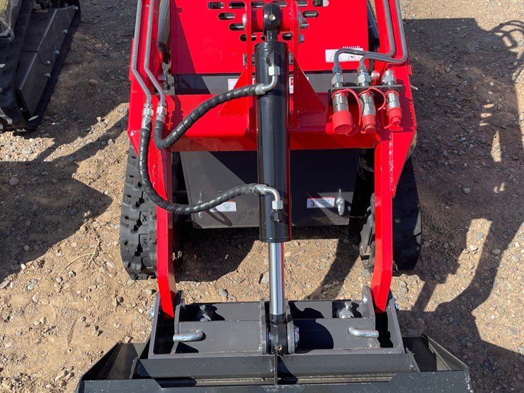 #5502-•-2026-agt-skid-steer-loader-image-11