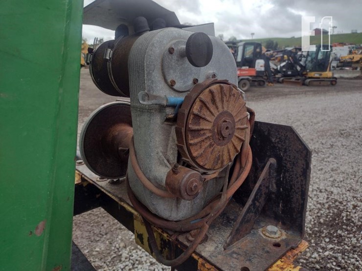 john-deere-2520-image-23