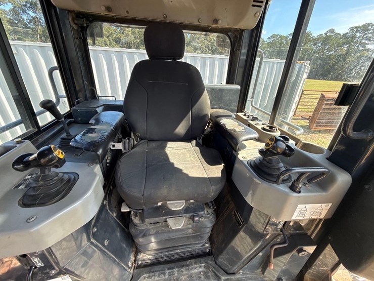 komatsu-d61pxi-image-18