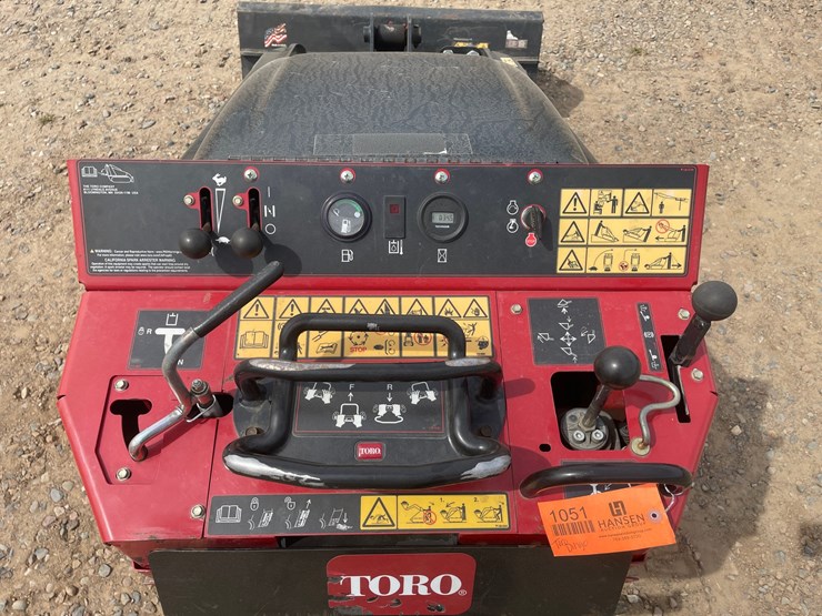 #1051-•-toro-427-dingo-image-9