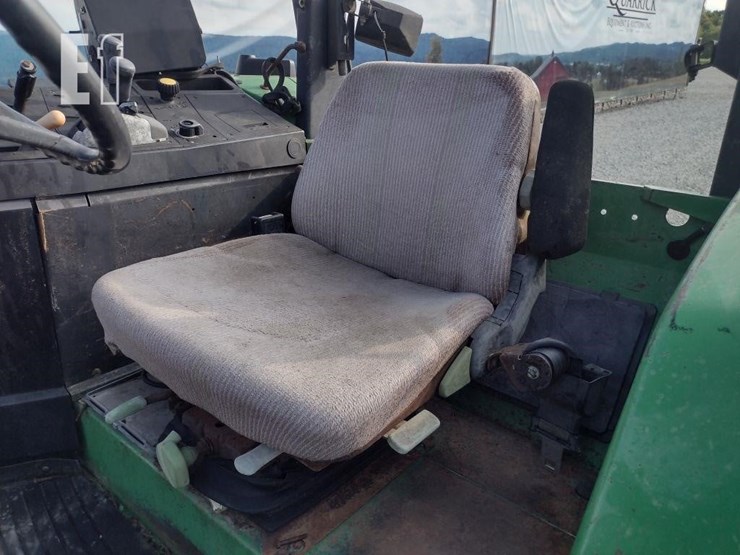 john-deere-6210-image-10