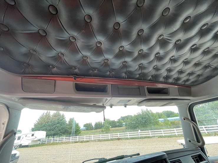 2007-kenworth-t800-image-46