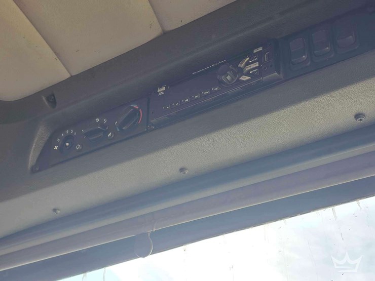 2019-peterbilt-520-image-49