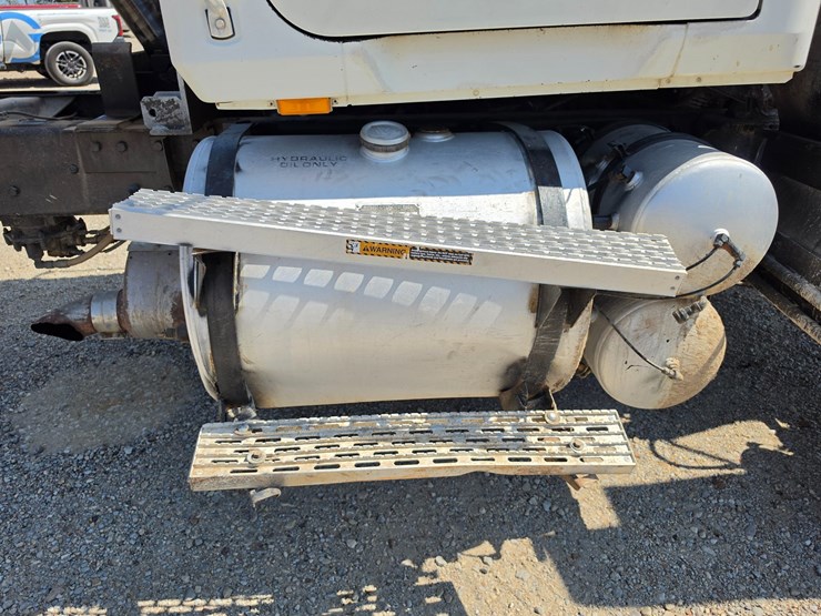 1997-mack-ch600-image-110