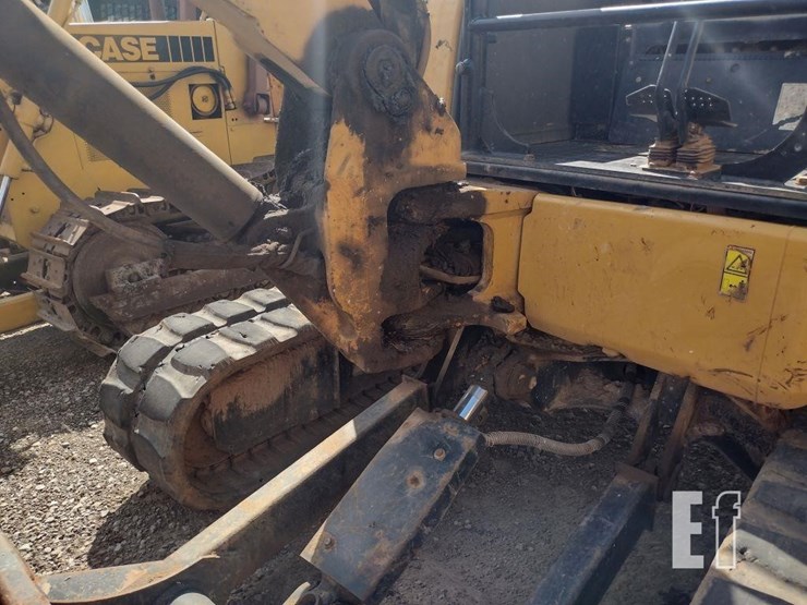 caterpillar-305e2-image-29