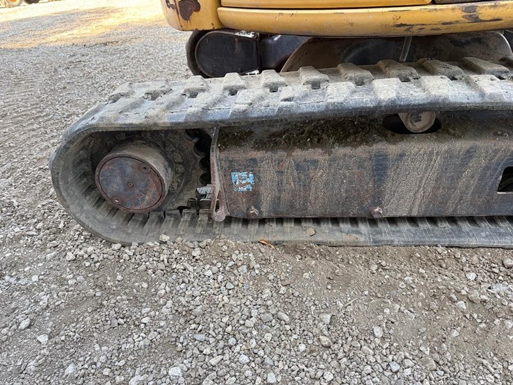 2016-deere-35g-image-12
