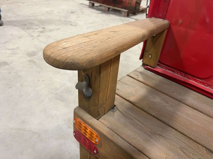 custom-international-harvester-tailgate-bench-image-6