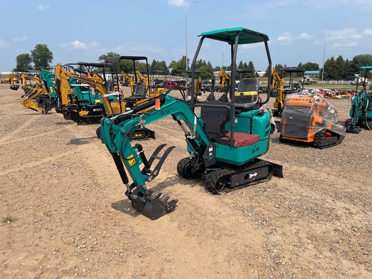 #5537-•-2026-qk16r-mini-excavator-image-1