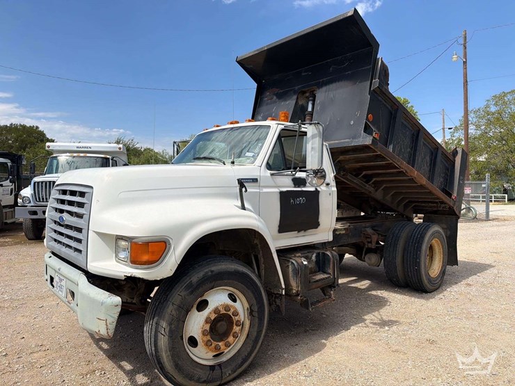 1997-ford-f800-image-1