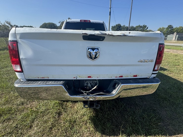 2013-dodge-3500hd-image-6