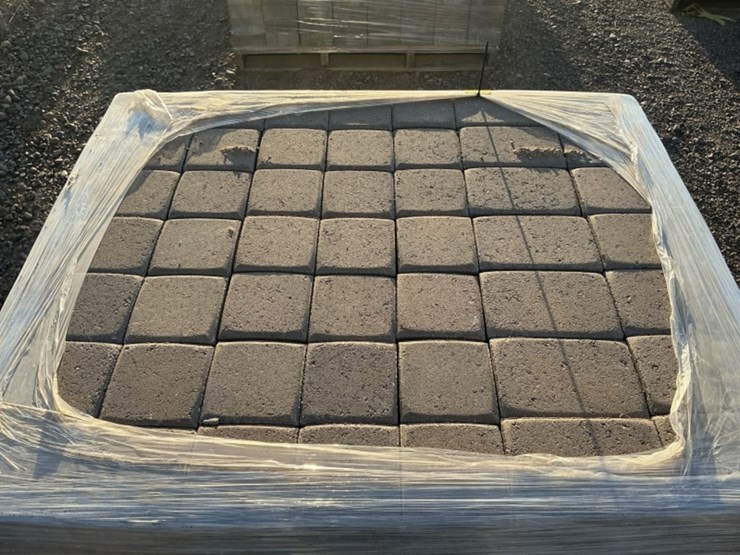pallet-of-stone-pavers-image-3
