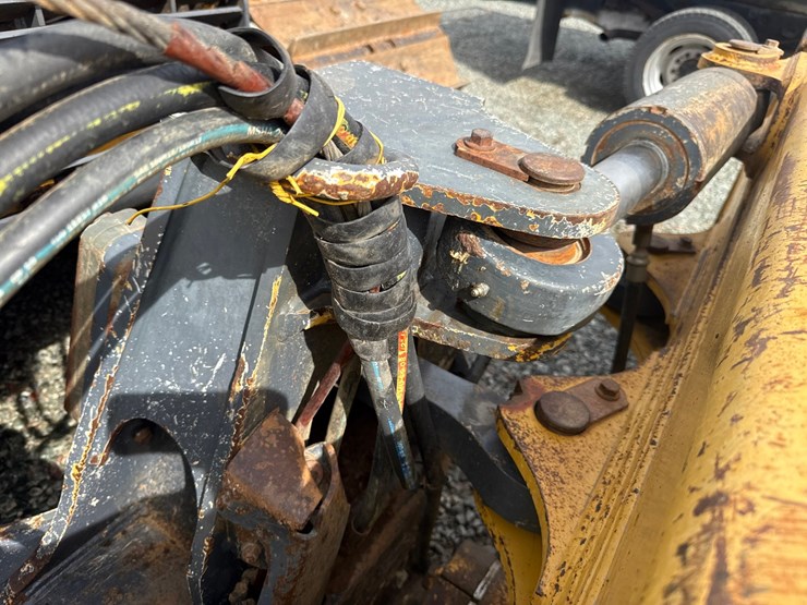 2014-deere-750k-lgp-image-13