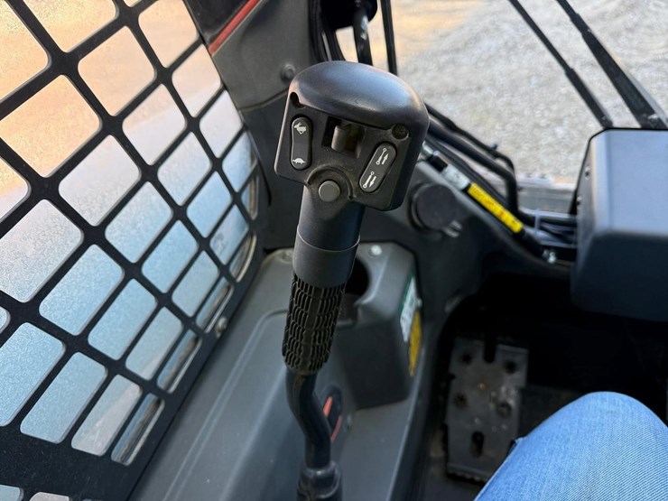 2021-bobcat-s62-image-23