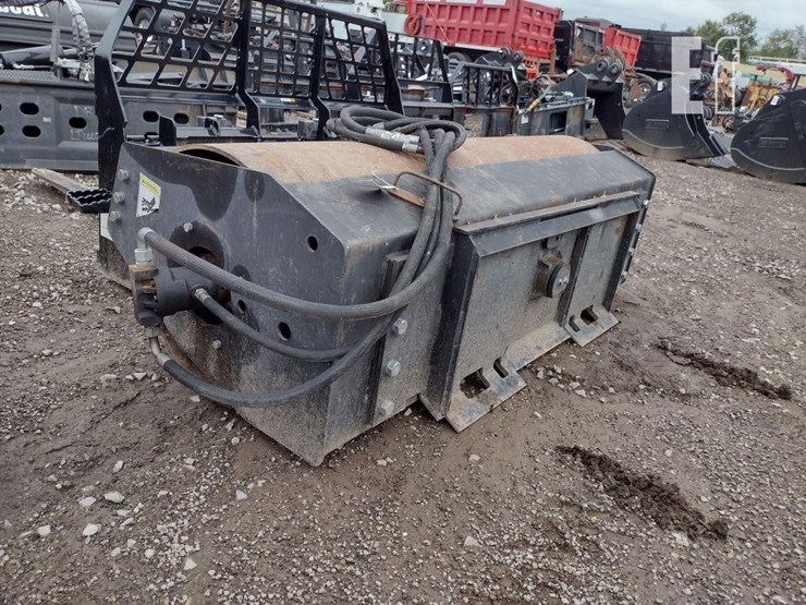 72-in-vibratory-roller-for-skid-loader-image-1