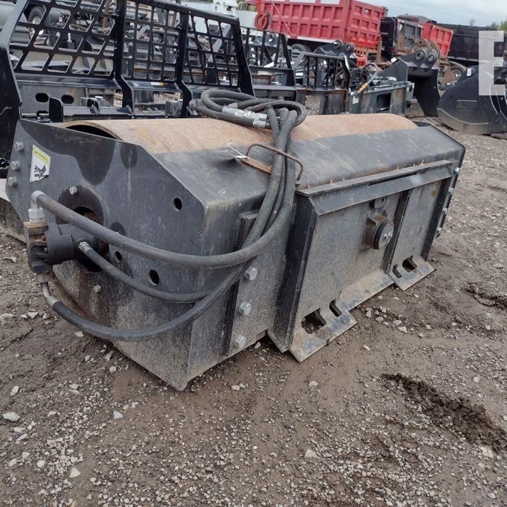 72 IN VIBRATORY ROLLER FOR SKID LOADER