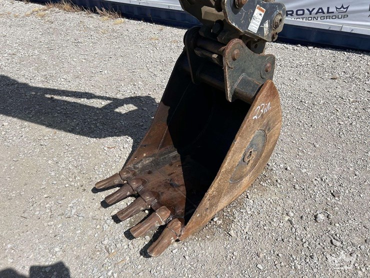 deere-410l-image-31