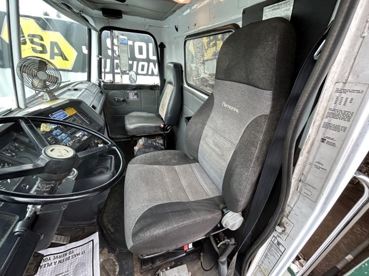 1995-white-gmc-wb-t/a-garbage-truck-image-14