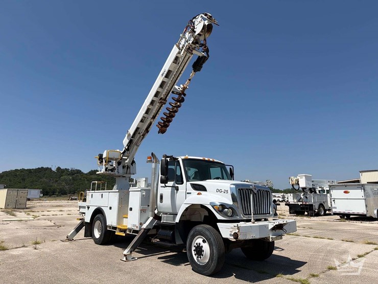 2013-international-workstar-7300-image-3